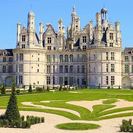 Git'Albert A 10 Minute Du Chateau Royale De Chambord Mont-pres-Chambord Exterior photo